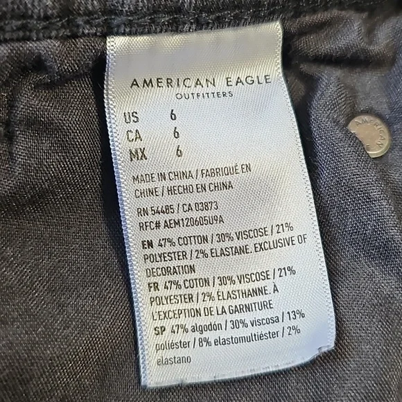 American Eagle Outfitters Size 6 Black Distressed Style Jean Shorts - Picture 8 of 8